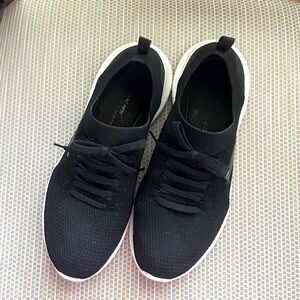 Sketchers Slip On Tennis Shoes